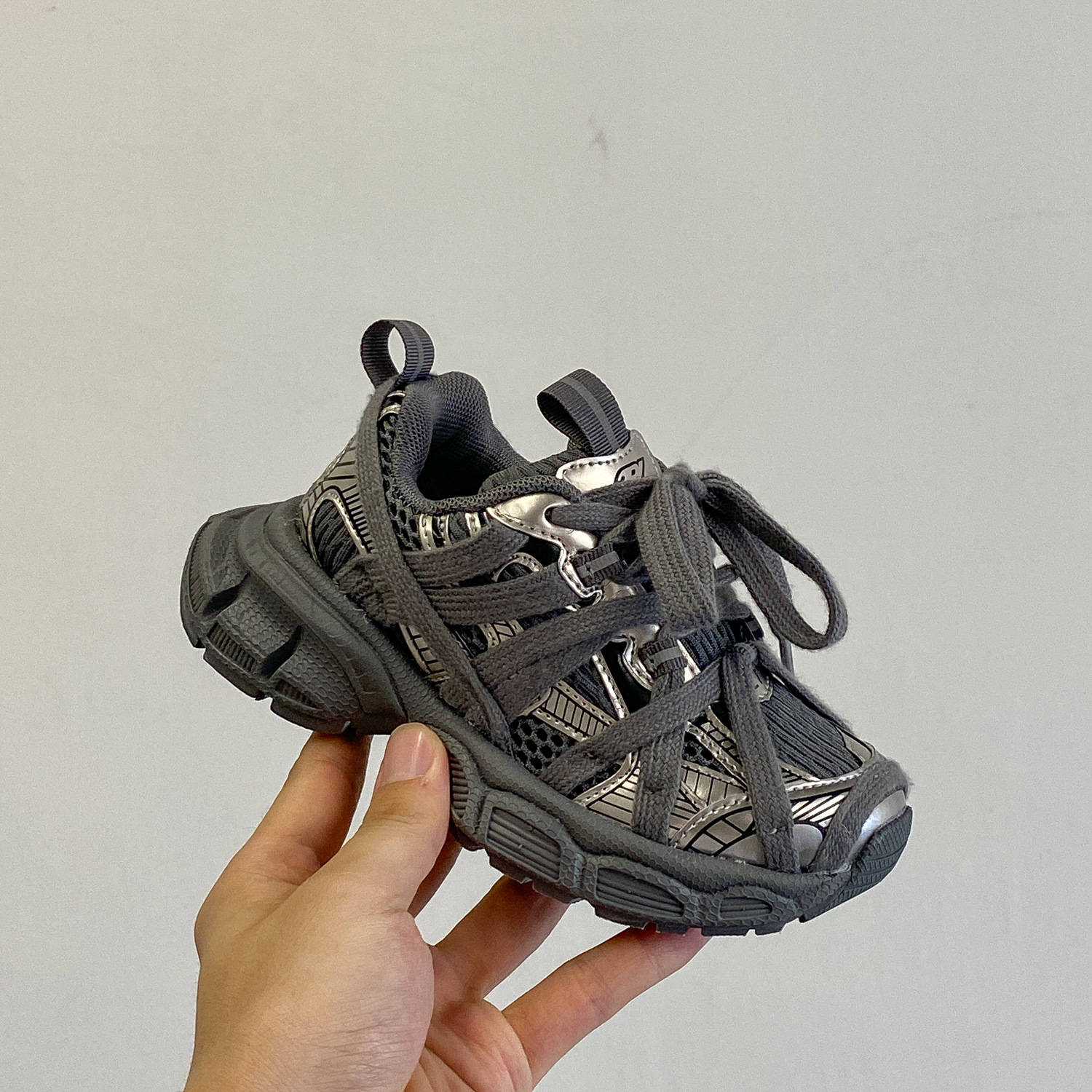 Hot Free shipping for kids designer shoes running shoes black beige grey brown purple Fashionable lightweight mesh breathable sports shoes