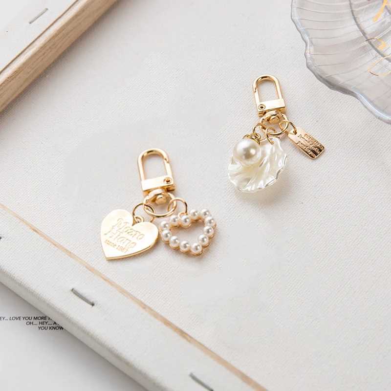 Metal Heart Shell Key chain Creative Gift Cute Pearl Pendant Bag PendantT251127