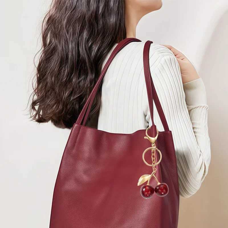 Ladies Simple Glitter Cherry Bag Pendant Keychain - Resin Material Lobster Buckle Handbag Backpack Decorative AccessoriesT251127