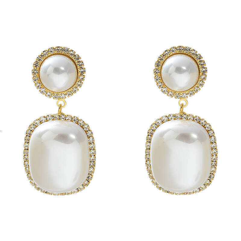 Fashionable Baroque Korean version, simple pearl feminine temperament, personalized earrings, internet famous earrings