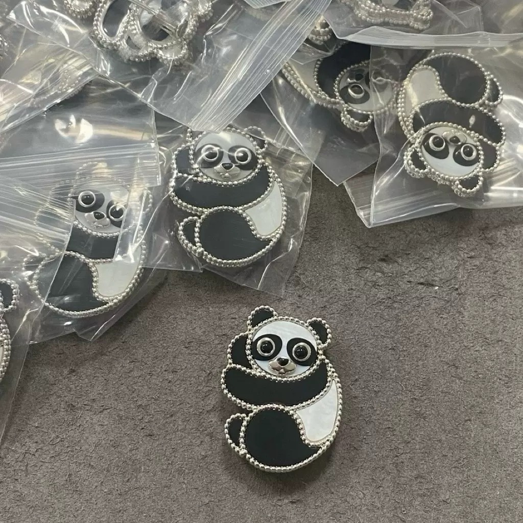 V-Gold Plated Cartoon Animal Brooch Set Adorable Turtle & Panda Designs Perfect for Accessories Cute and Trendy Design for Clothing, Bags Unisex Style