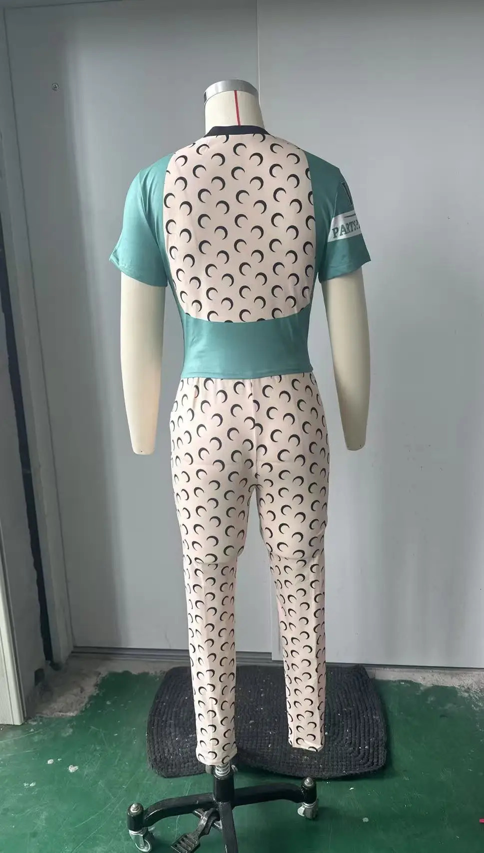 STYLISH LADY Letter Moon Printed Fitness 2 Piece Set Women Short Sleeve Crop Top and Skinny Pant Suits 2025 Summer Sports Outfit251126