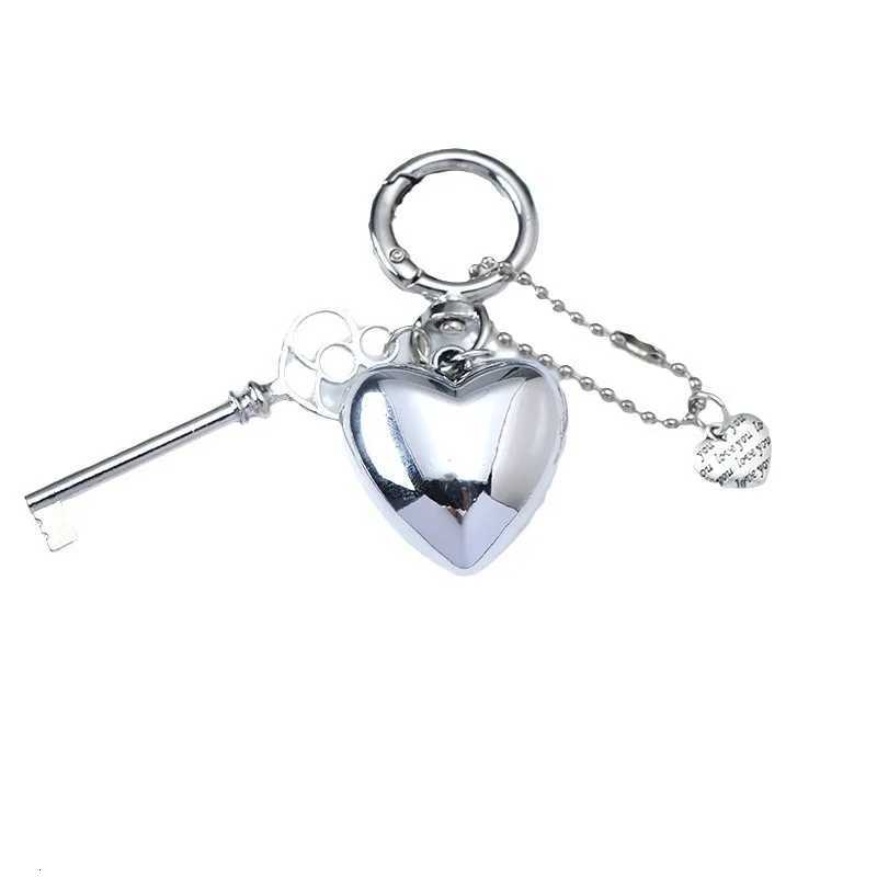 Light Luxury Simple Couple Style Love Car Keychain Handbag Pendant AccessoriesT251127