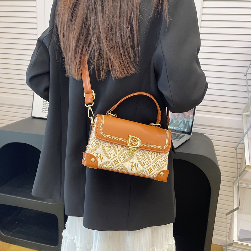 hot free shipping designer shoulder bags Fashionable Versatile Bag for woman black vintage Thread Sequined packet