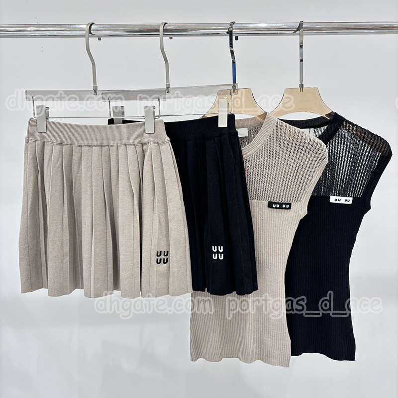 Designer Women Hollow Vest Tennis Skirts Outfits Brand Knits Slim Fit Vest Elastic Skirt Set Yoga Pilates Fitness Outwork Tracksuit