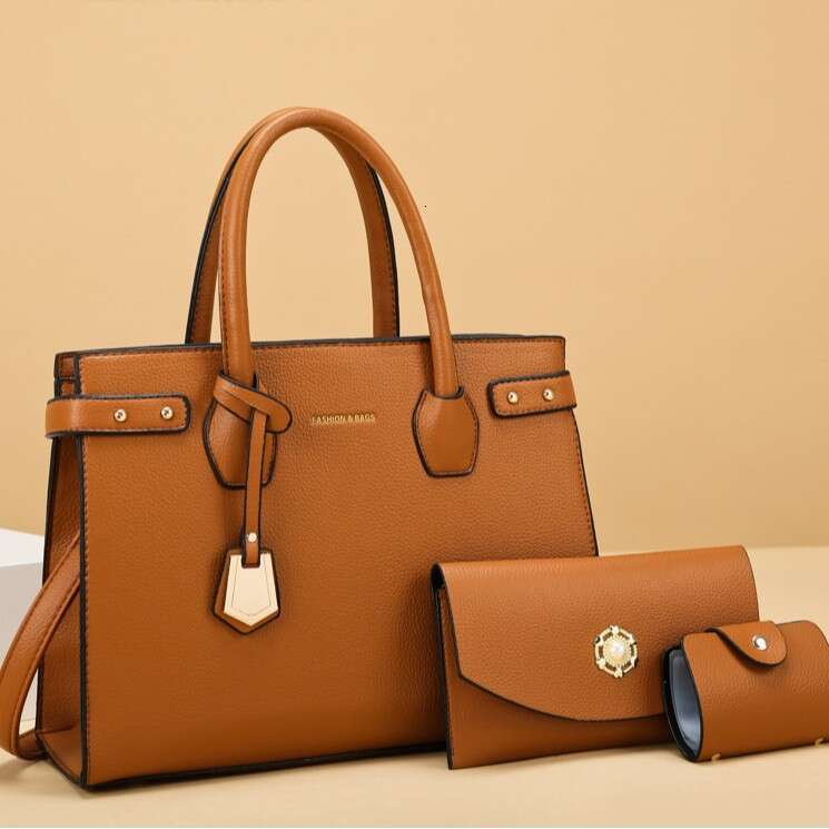 Trendy Women 2025 New Handheld Diagonal Straddle Fashionable Large Capacity Bride Multi Piece Set Wedding Bag New Free Delivery Designer Bag