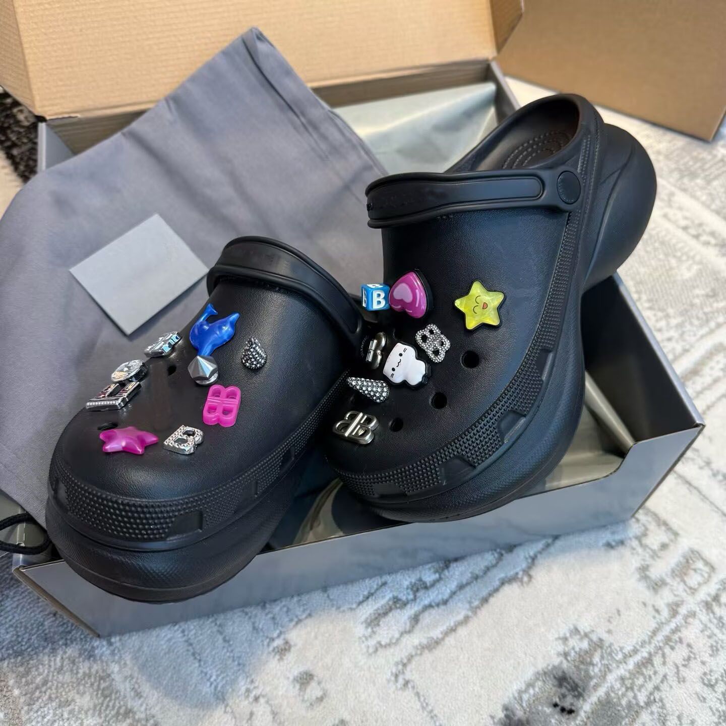 designer Summer Street Wear Jibbitz Charm Mule High Platform Sole Slip-on Sandals Women Men Eva Rubber Sole Colorful Metallic embellishments Casual Walking