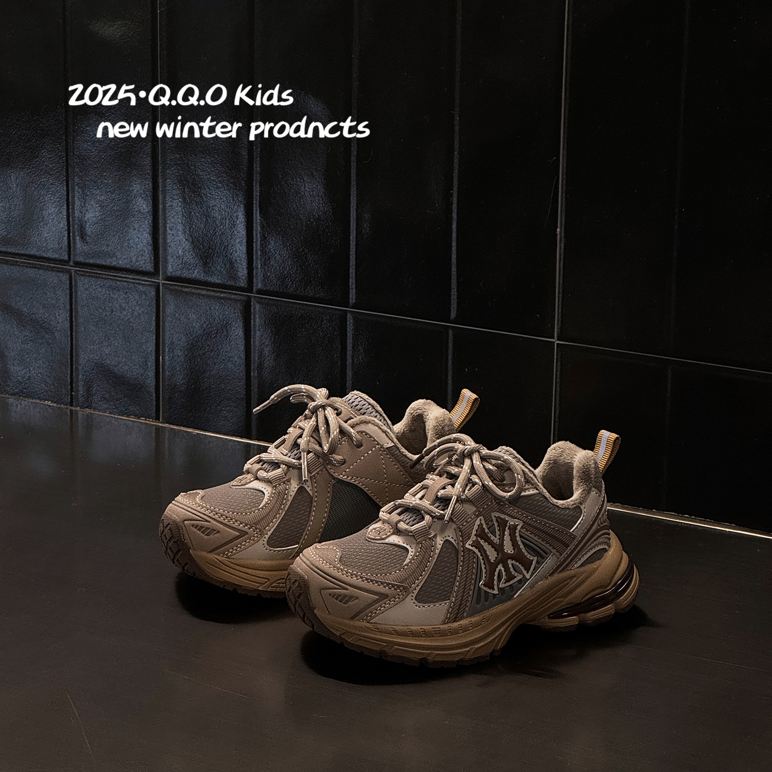 Hot Free shipping for kids designer shoes running shoes khaki grey Fashionable lightweight mesh breathable sports shoes