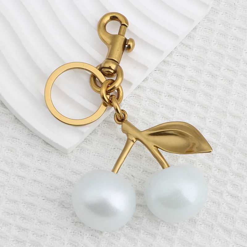 Fashionable Luxury Fruit White Cherry Car Keychain Bag Hanging AccessoriesT251127