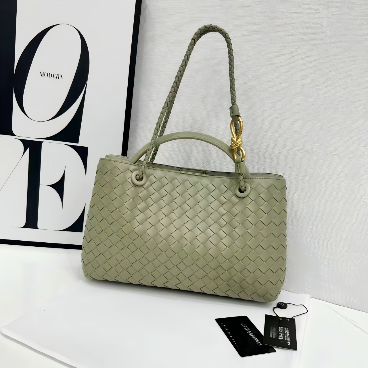 Designer Bag 2025 New Trend Woven Leather Clutch Handbag Luxury Shoulder Crossbody Bag Handmade Woven Bag Copy Bags