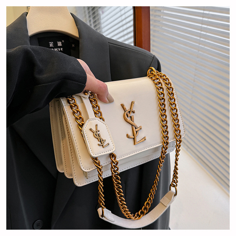 Best Selling Premium Elegant Women's Bags 2025 New Trendy Chain Shoulder Bag Fashion Versatile Crossbody Small Square Bag free shipping