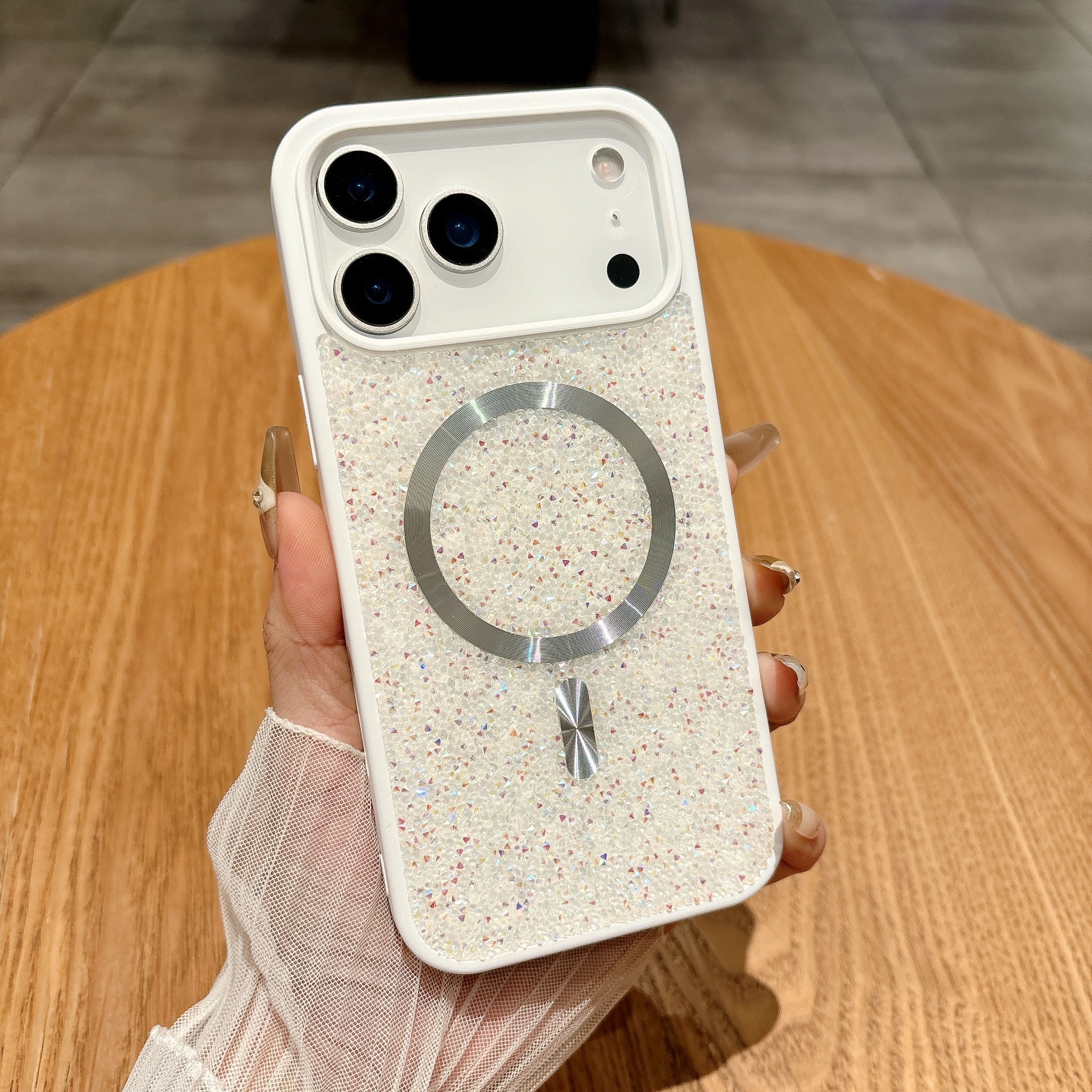 Luxurious Glitter Diamond Magnetic iPhone 17 Pro Max Case Compatible with Apple 16 Pro High-end Feel 15/14 Hard