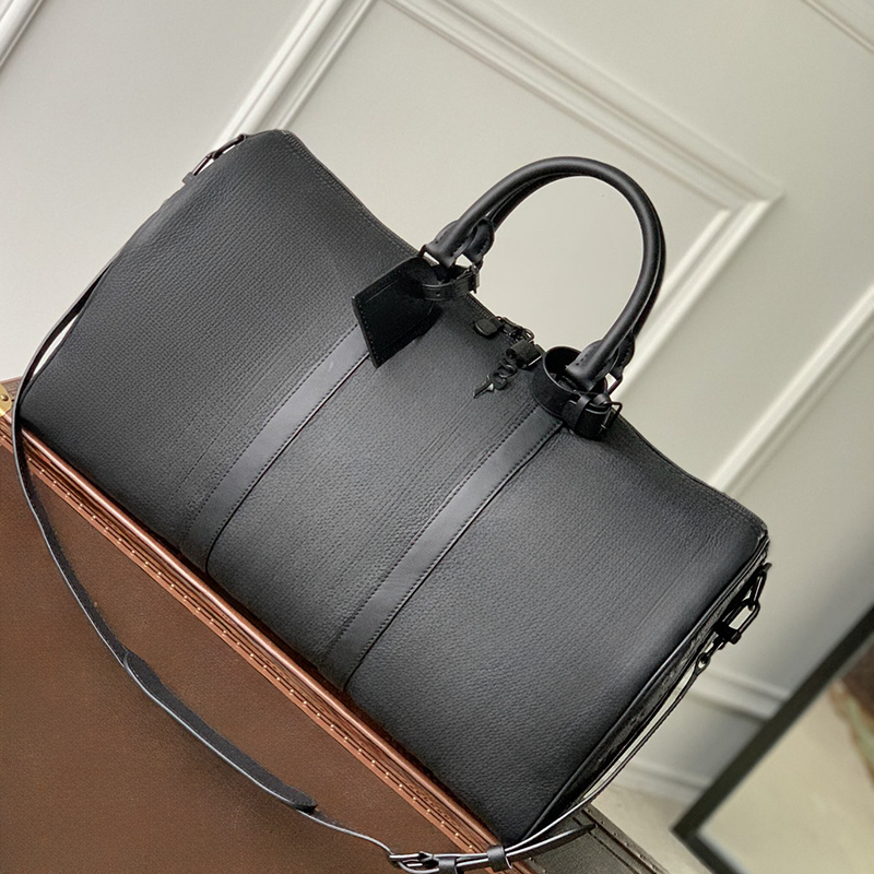 Mirror quality Men designer Travel bag Shoulder bag Luxury Cowhide Leather Crossbody bag Pillow Bag Bowling bag Adjustable Straps 50cm With Box MLK01E4