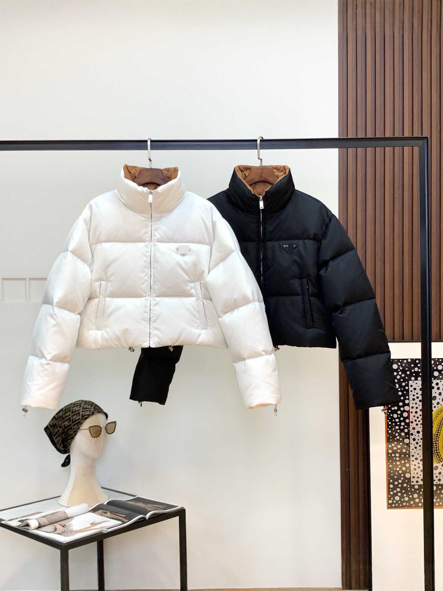 New winter short down jacket for women; puffy coat with stand-up collar; L251127