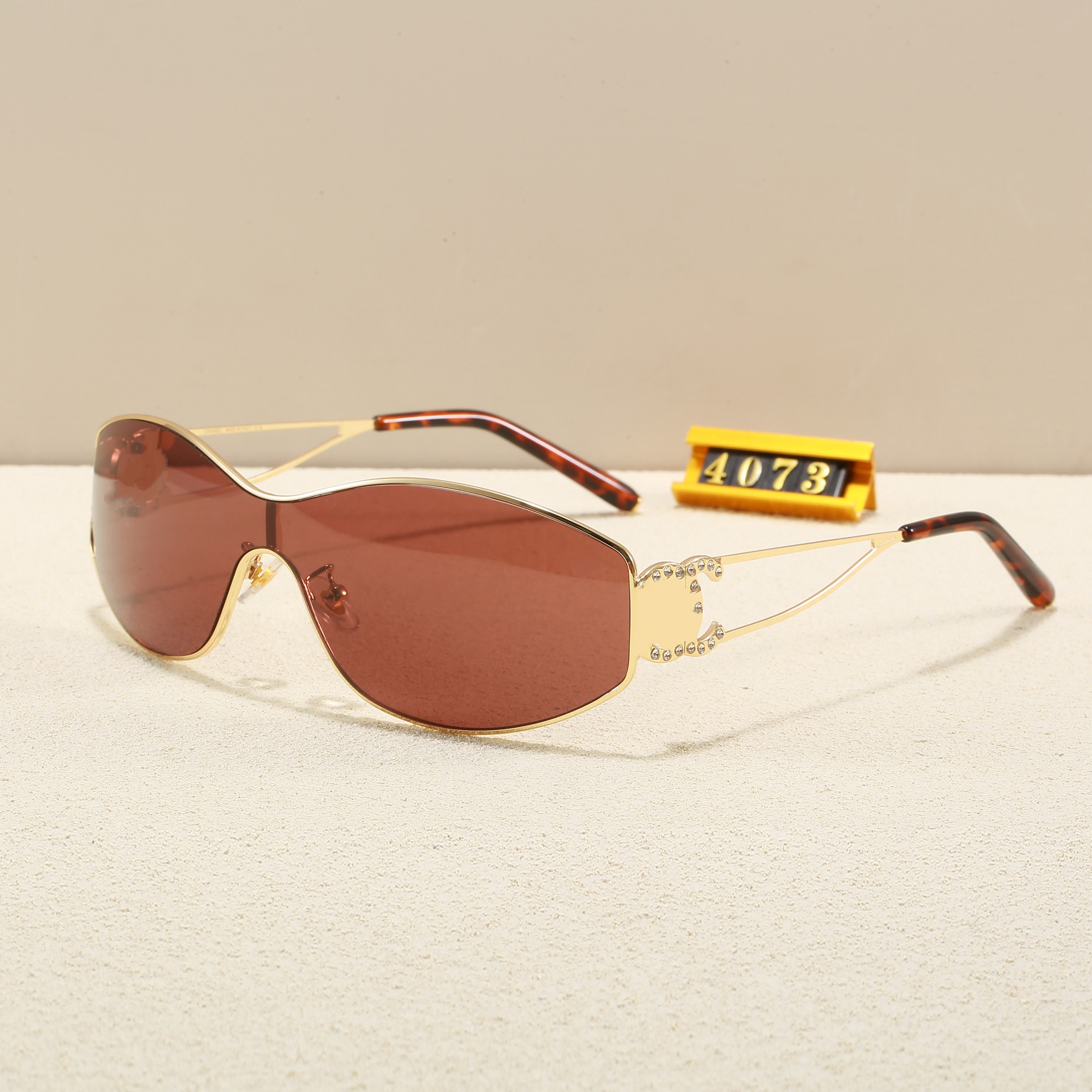 High Quality Luxury Designer Sunglasses Metal Frame Oval Party Women Classic Eyeglasses Beach Shading UV protection Glasses With Box Case Y260207