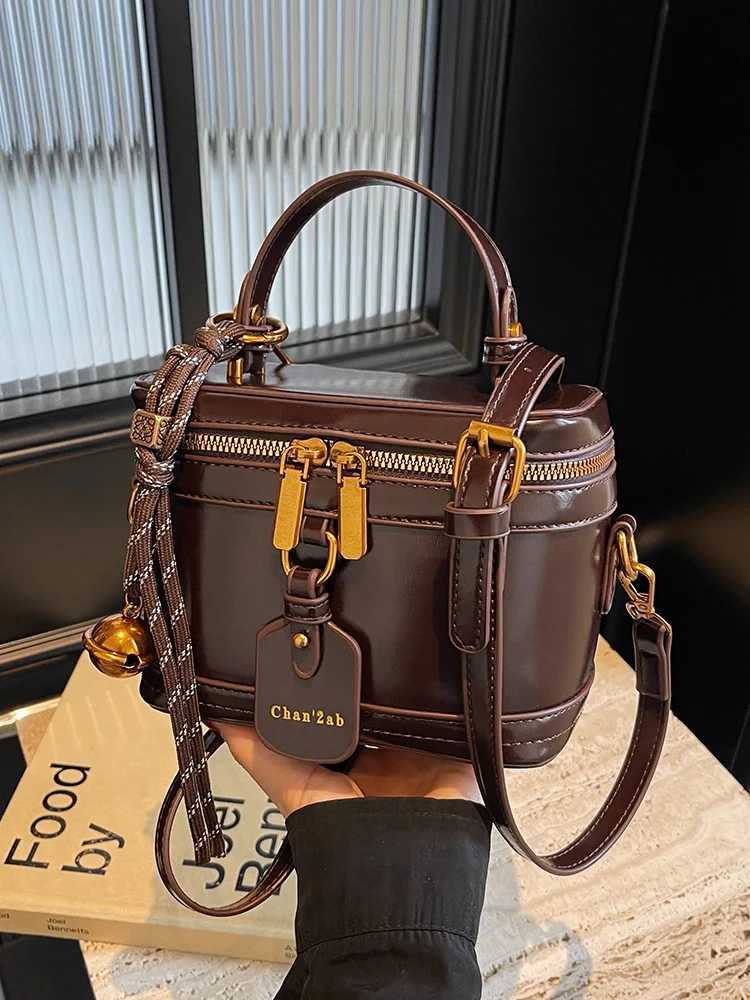 Luxury Burgundy Crossbody Bag 2025 New Womens Double Zipper Letter Design Underarm Bags Elegant High End Ladies Handbag Trend K251127