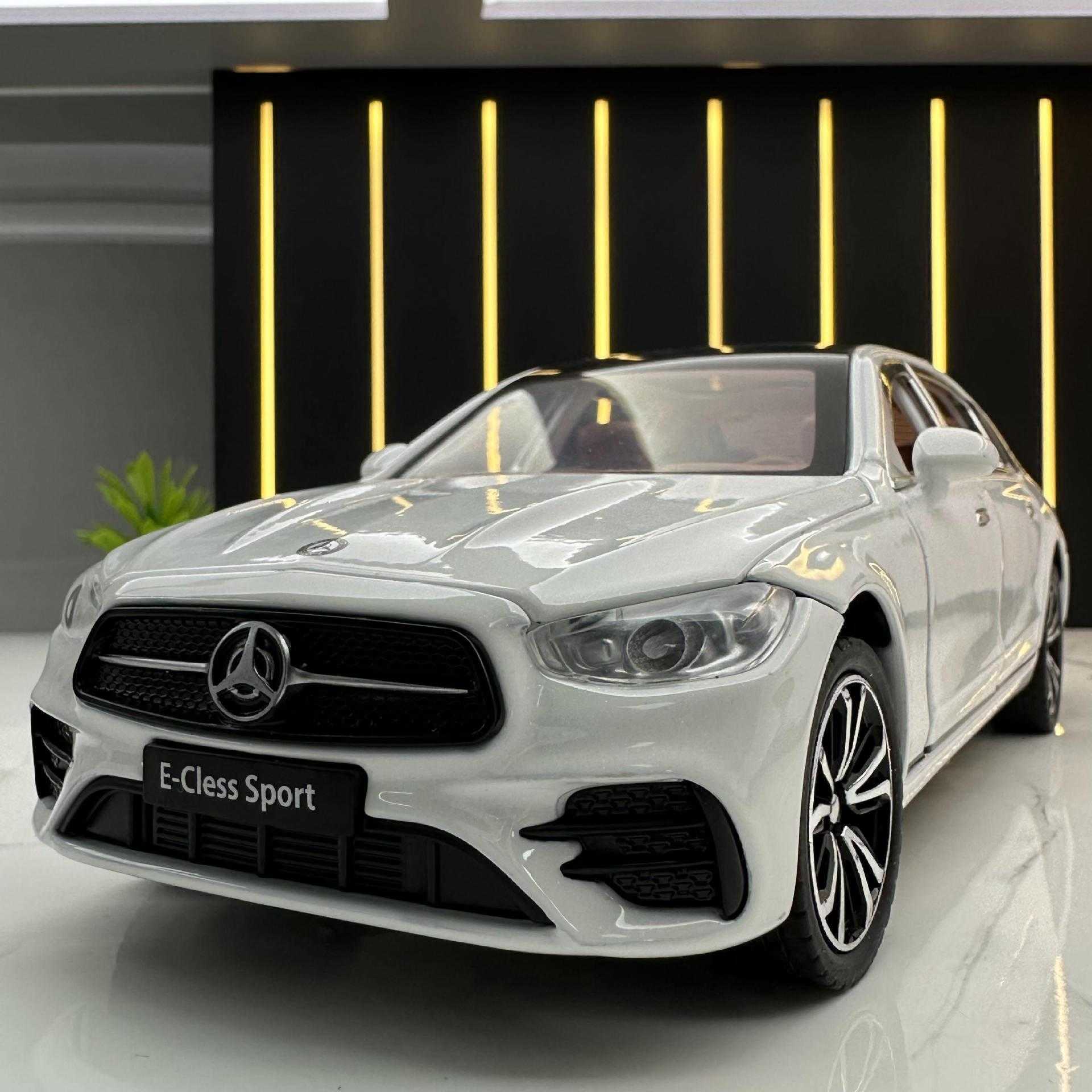 New HaoDi Mercedes-Benz E300 sedan alloy car model with sound and light, a boy's toy car model decoration L251127