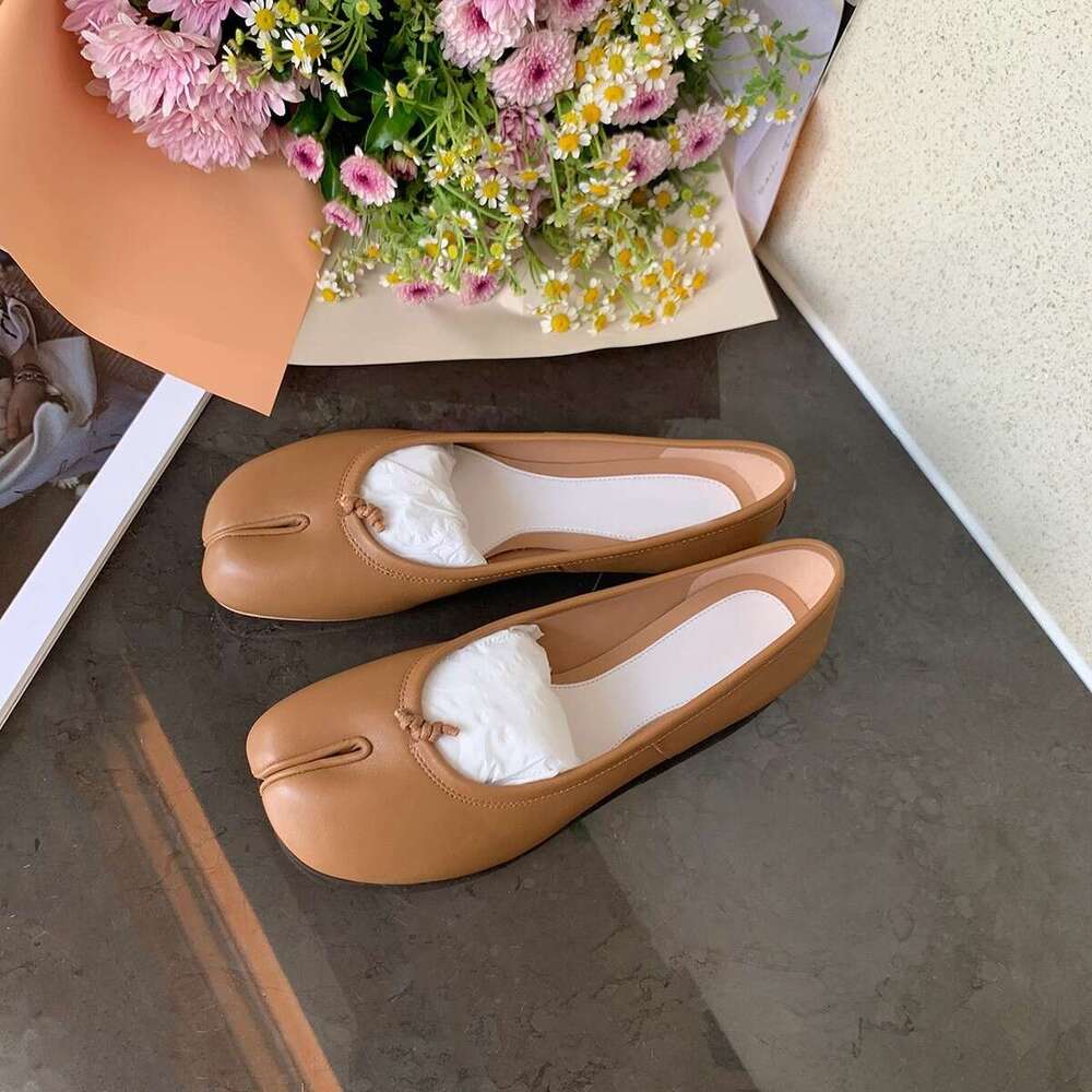 Sheepskin version~Soft soled pig trotters split toe genuine shallow mouth flat sole women's singles shoes, silver Mary Jane small leather shoes
