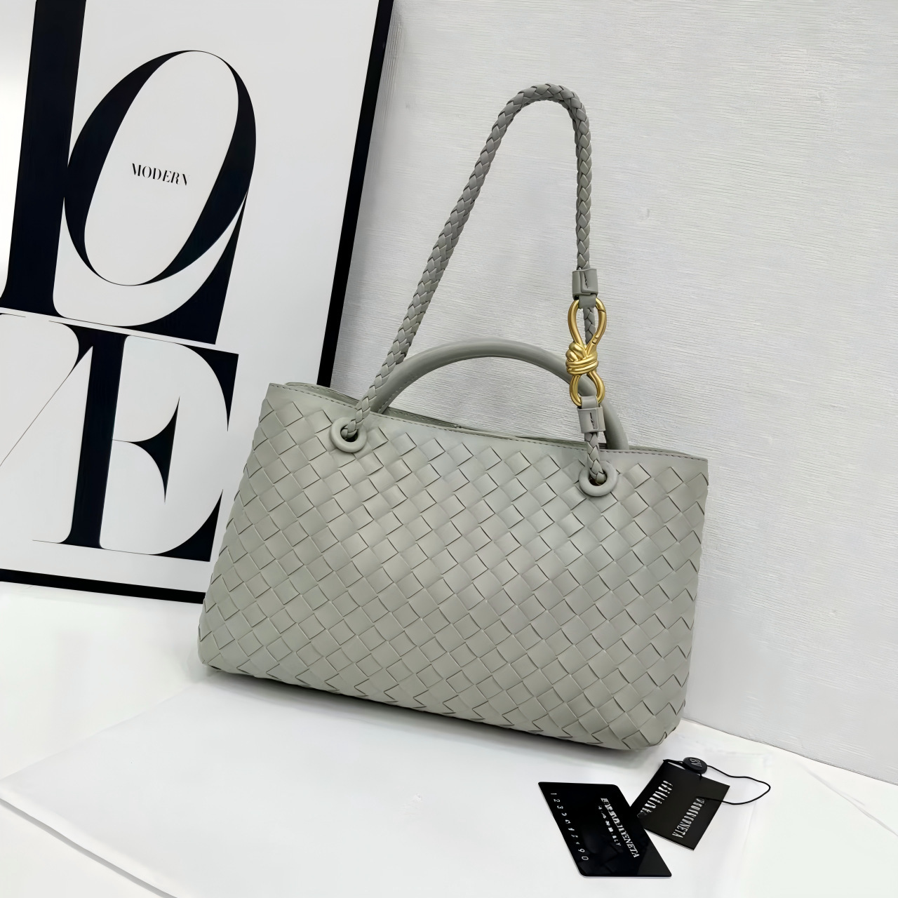 Designer Bag 2025 New Trend Woven Leather Clutch Handbag Luxury Shoulder Crossbody Bag Handmade Woven Bag Copy Bags