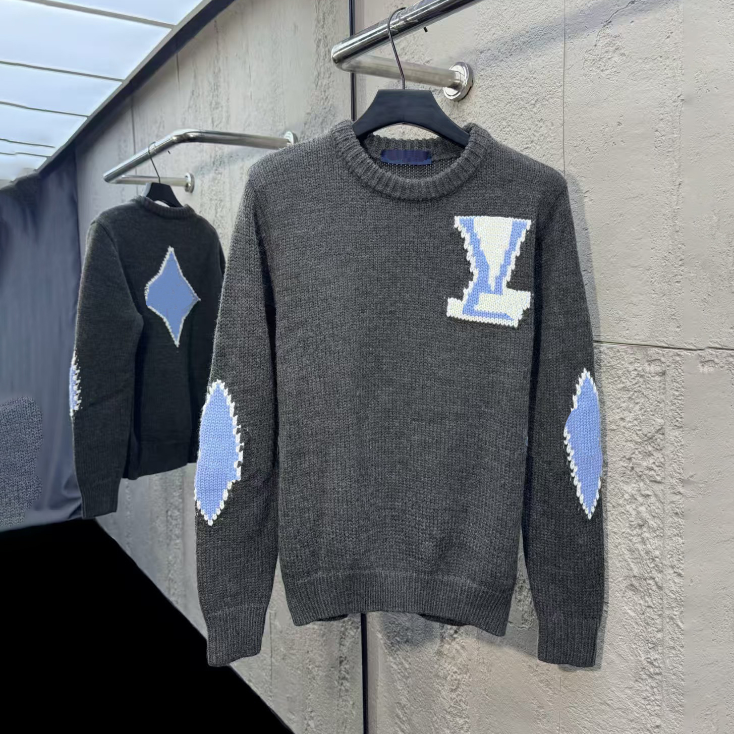 lvs High quality designer men's casual shirts sportswear, round neck sweaters, fashionable and versatile wool knitted sweater scoats 21