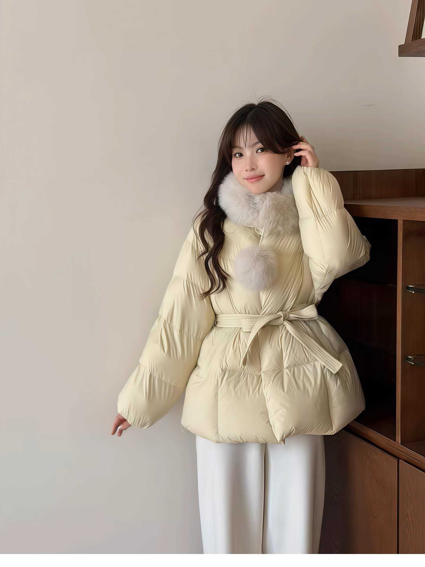 Sophisticated High-end, versatile, slimming, stylish down jacket for petite women, perfect for all occasions, ensuring warmth and slimming effect L251127