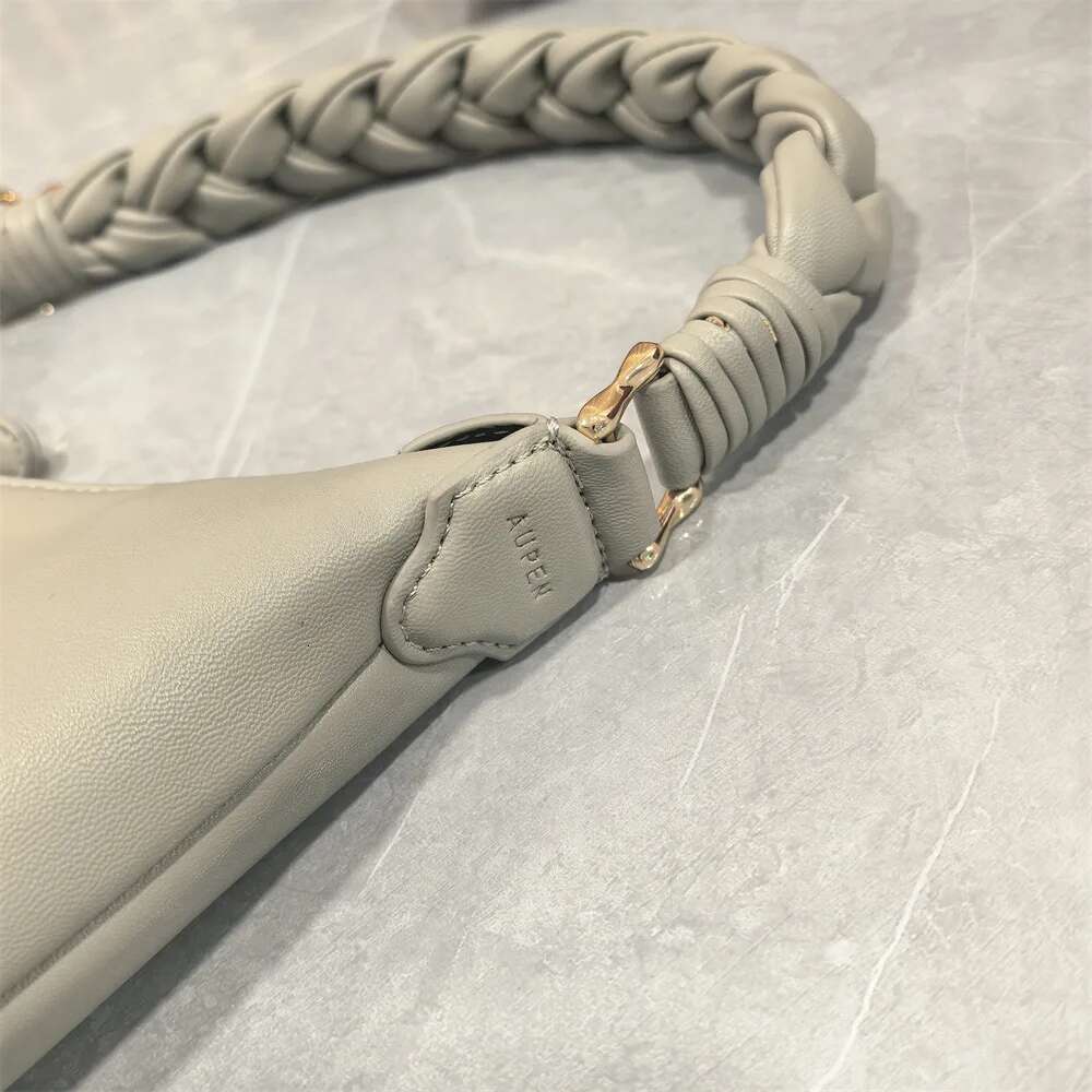 Popular AUPEN Mouldy Of The Same Style Woven Fried Dough Twists Braid Gold Beans Armpit Handbag
