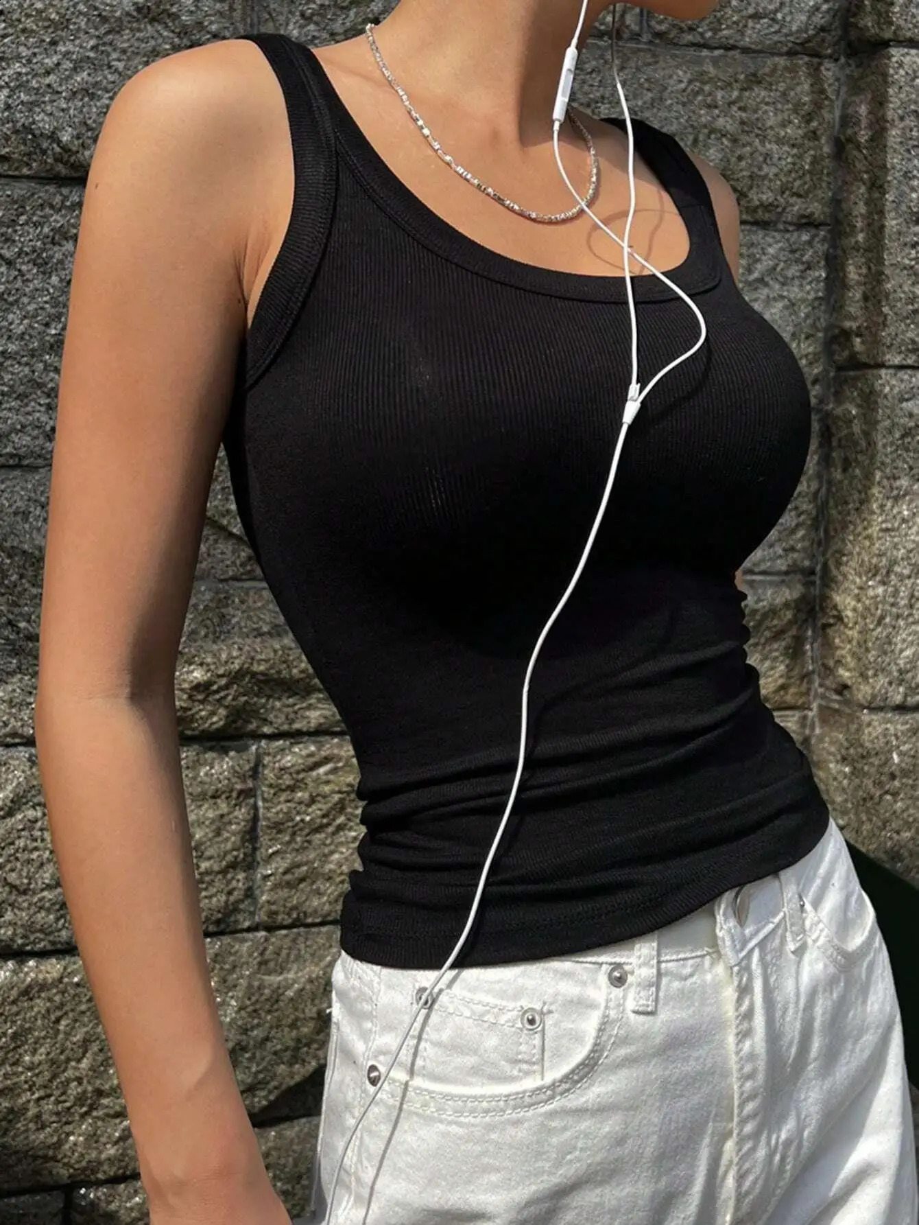 Summer womens solid vest sleeveless tight ribbed womens black knitted vest with simple casual fitness basic clothing 250422