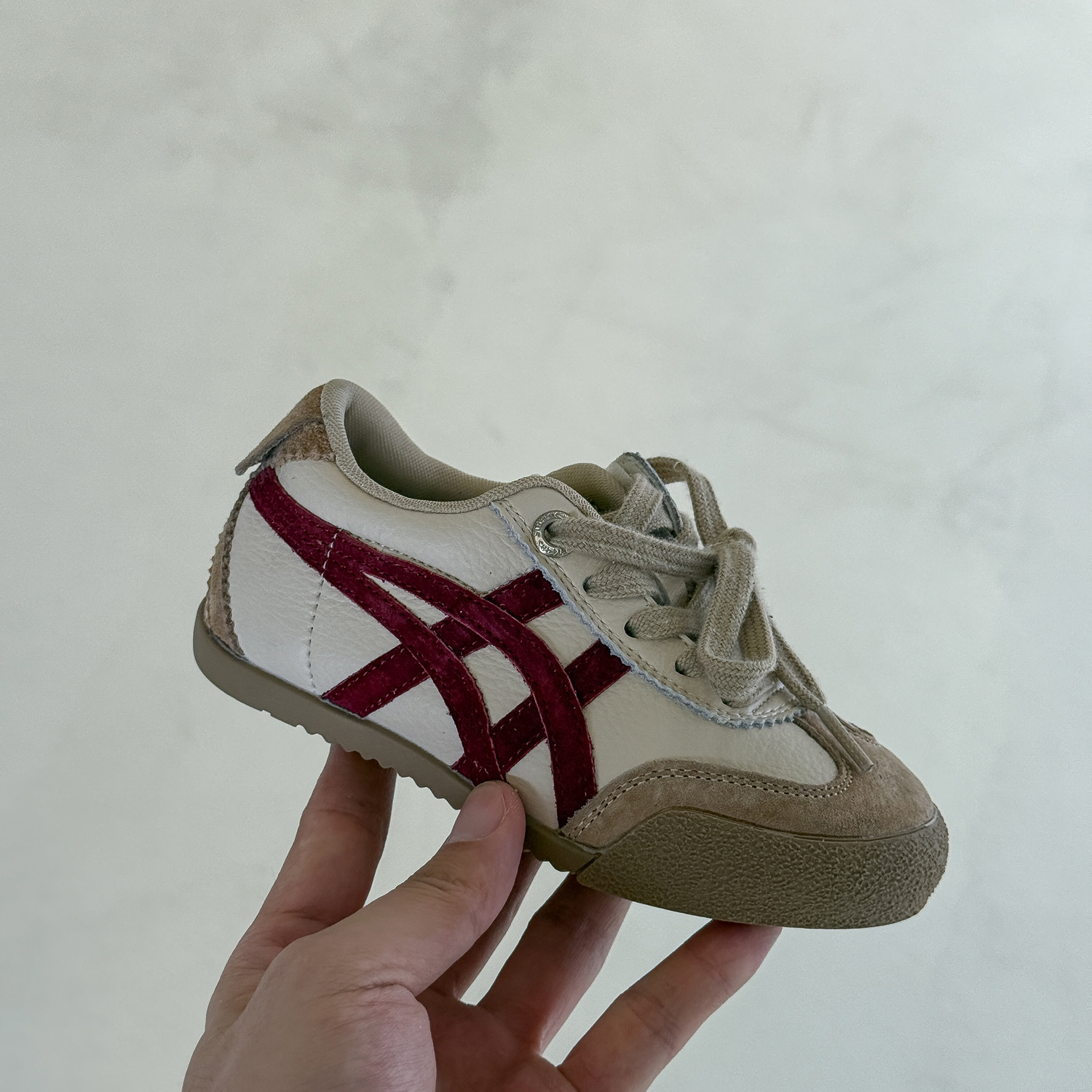 Free shipping for kids designer shoes running shoes black blue red Fashionable lightweight mesh breathable sports shoes