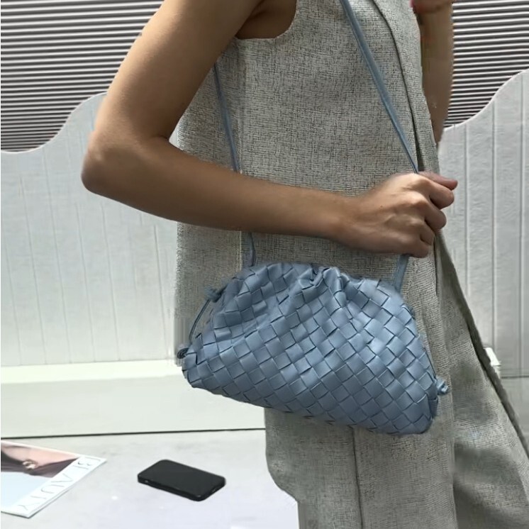 Designer Bag Trend Women's Bag Niche Design Woven Cloud Bag Fashion Single Shoulder Crossbody Bag Handheld Luxury Dumpling Bag