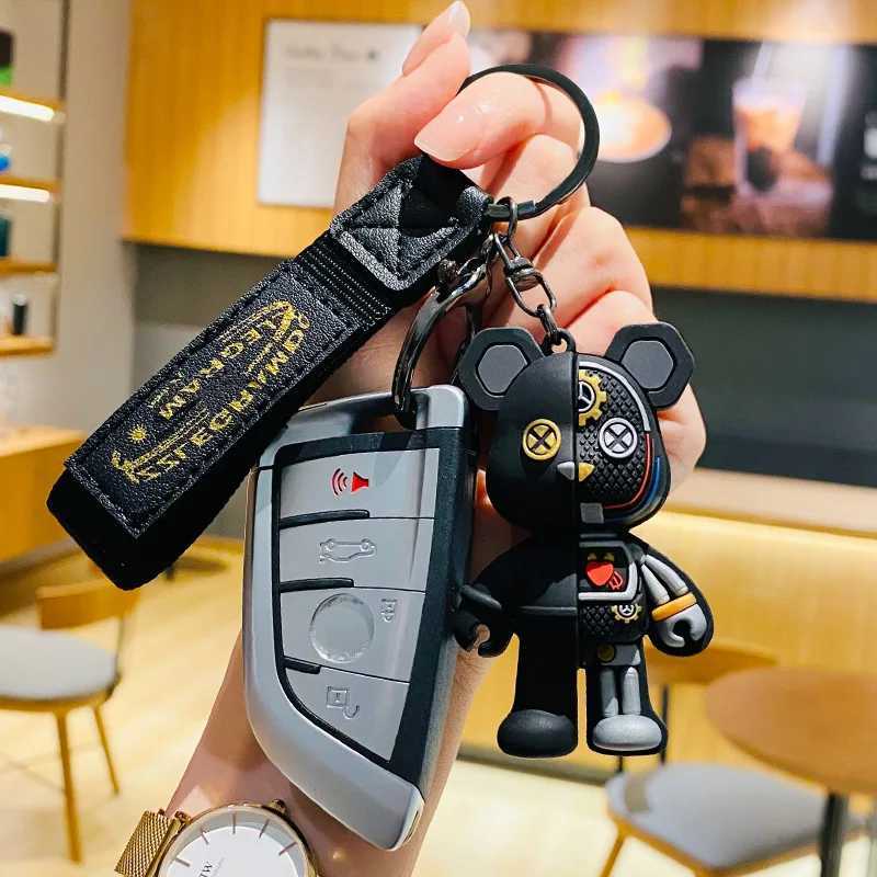 Fashion Cartoon Funny Half Skull Body Bear Keychain Fashion Punk Animal Keyring Car Bag Pendant Key Chains Couple Halloween GiftT251127