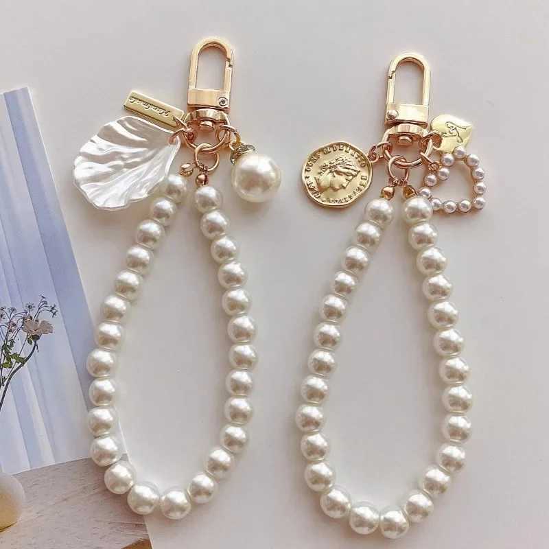 Cute Pearl Keychain for Women Girls Shiny Pearl Bead Shell Phone Bag Backpack Charm Accessory Car Key Chain Pendant GiftsT251127