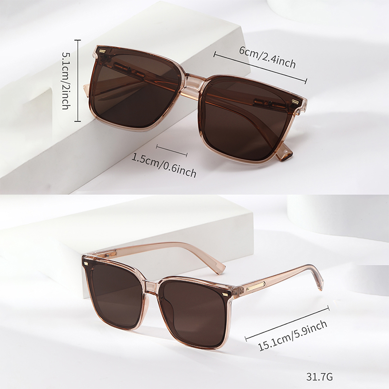 6 pairs of new summer sunglasses, unisex and fashionably versatile.