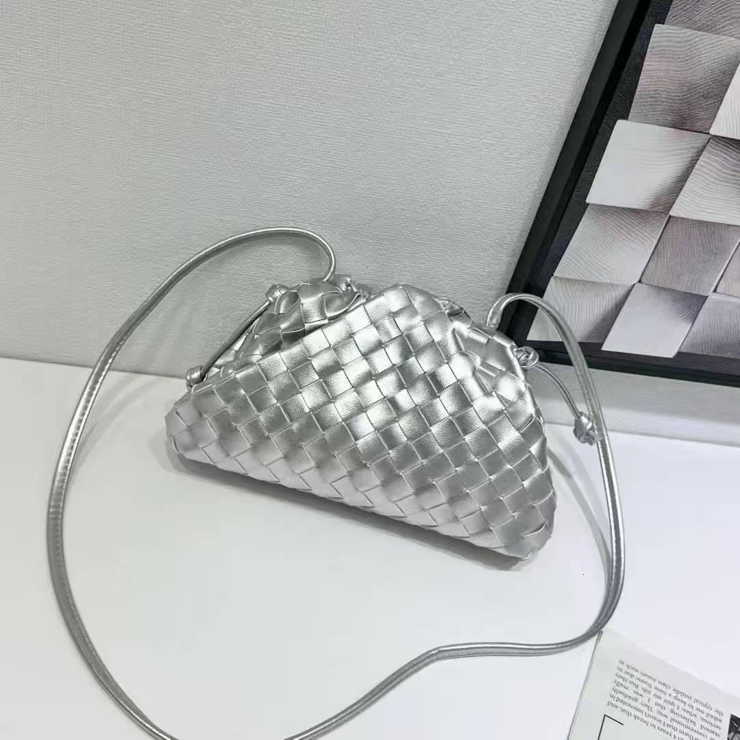 Designer Bag Trend Women's Bag Niche Design Woven Cloud Bag Fashion Single Shoulder Crossbody Bag Handheld Luxury Dumpling Bag