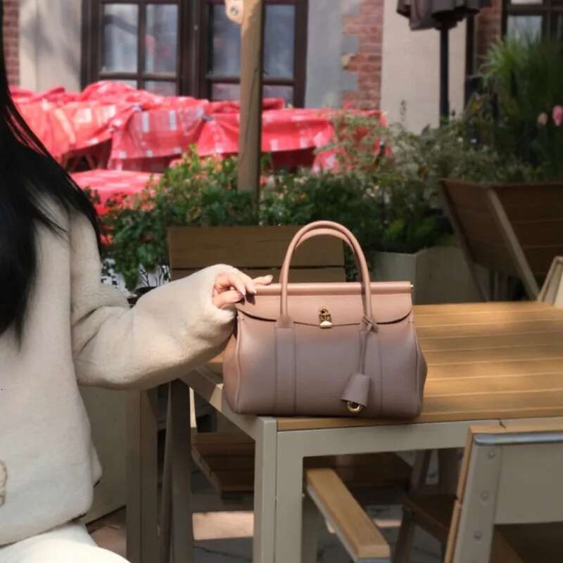 Designer Bag Designer Shoulder Bag New Style Leather Casual Crossbody Handbags For Women Exquisite Messenger Versatile Underarm Y2k