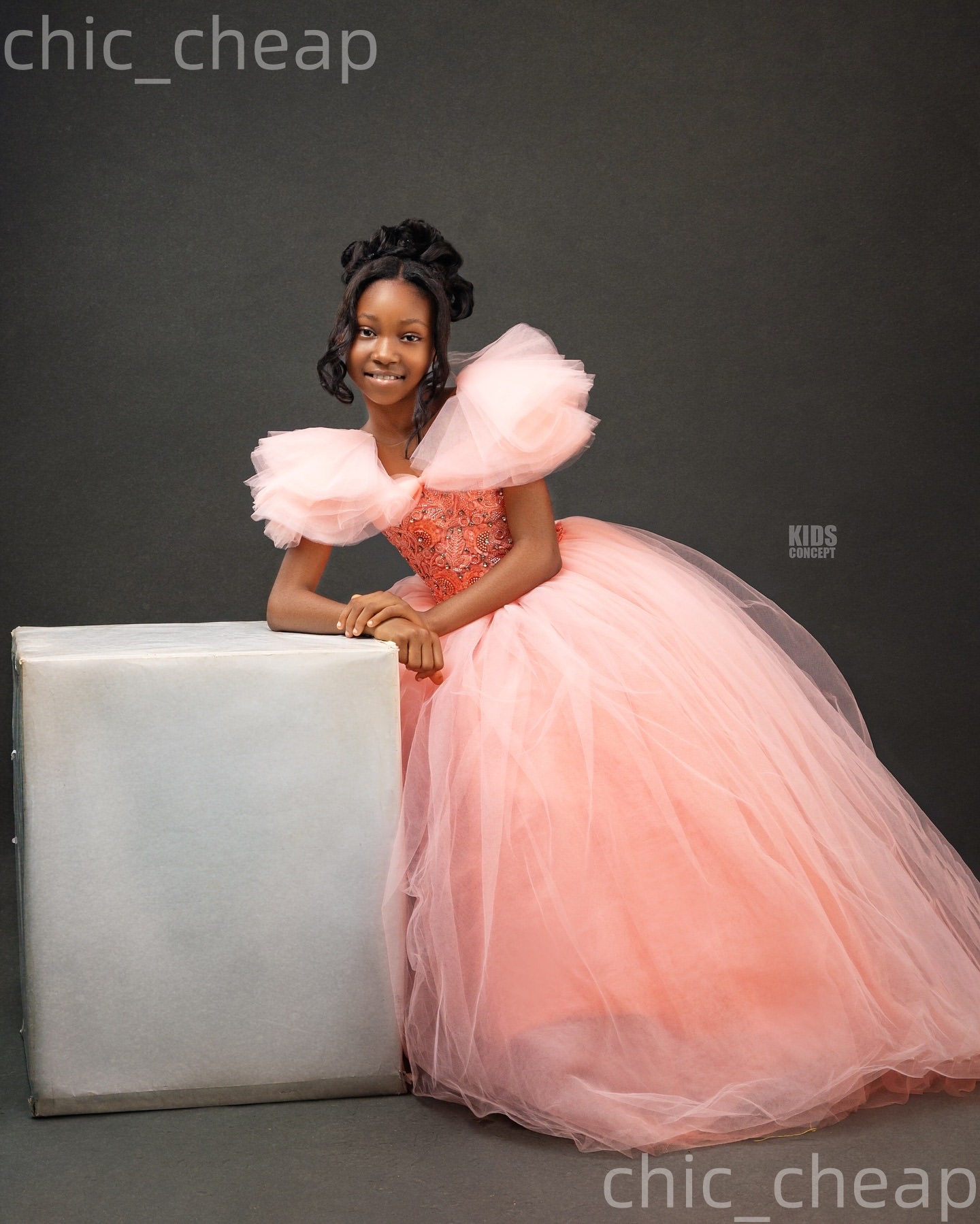 2026 Blush Pink Ball Gown Flower Girl Dresses Sheer Neck Lace Tulle Little Girl Christmas Peageant Birthday Christening Tutu Dress Gowns ZJ422