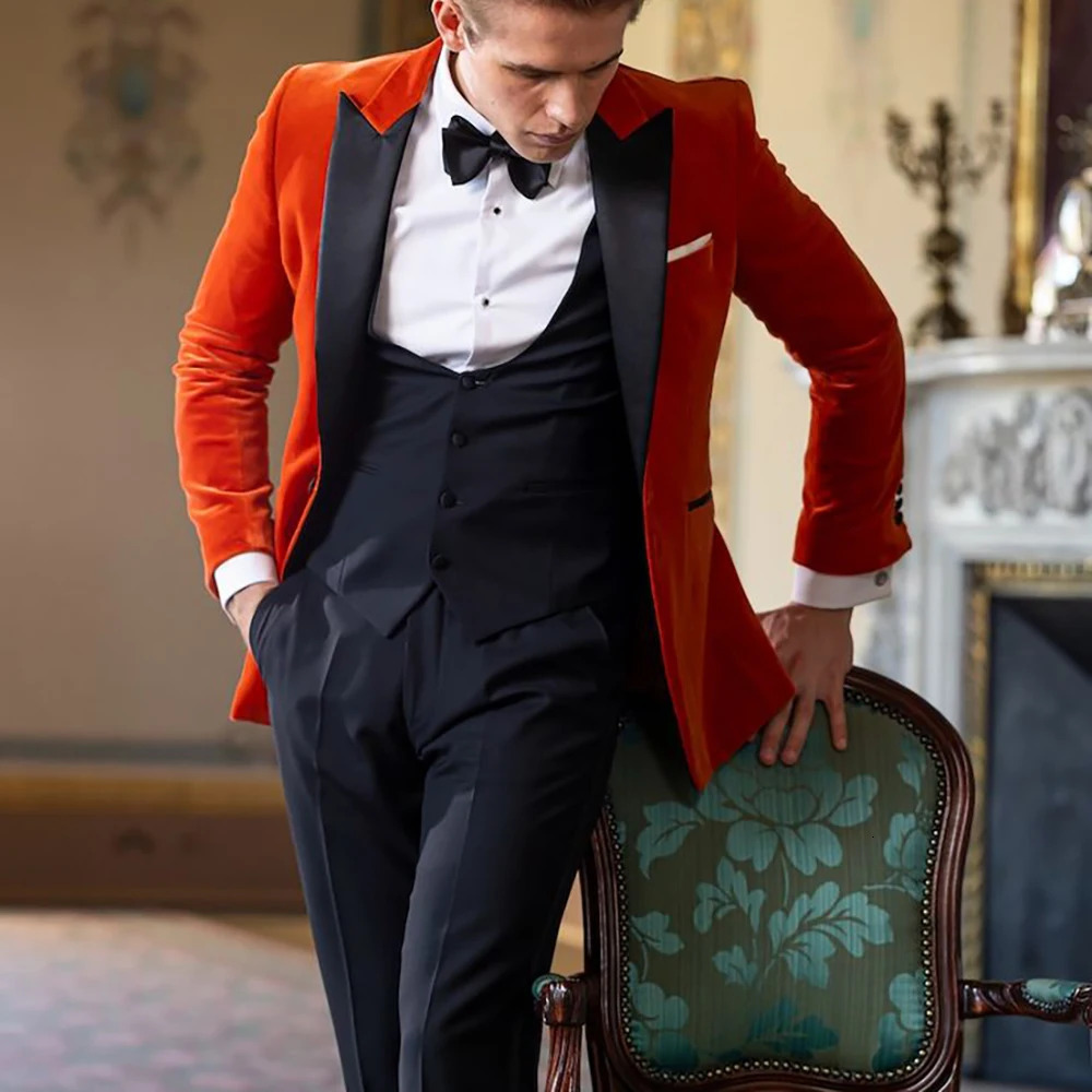 Warm Velvet Mens Suits 3 Pieces Peaked Lapel Single Breasted BlazerVestPants Male Set for Wedding Party Formal Evening Tuxedo 251126
