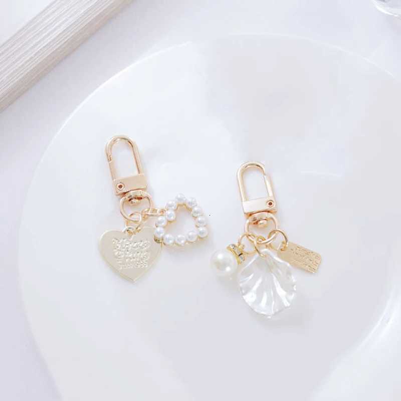 Metal Heart Shell Key chain Creative Gift Cute Pearl Pendant Bag PendantT251127