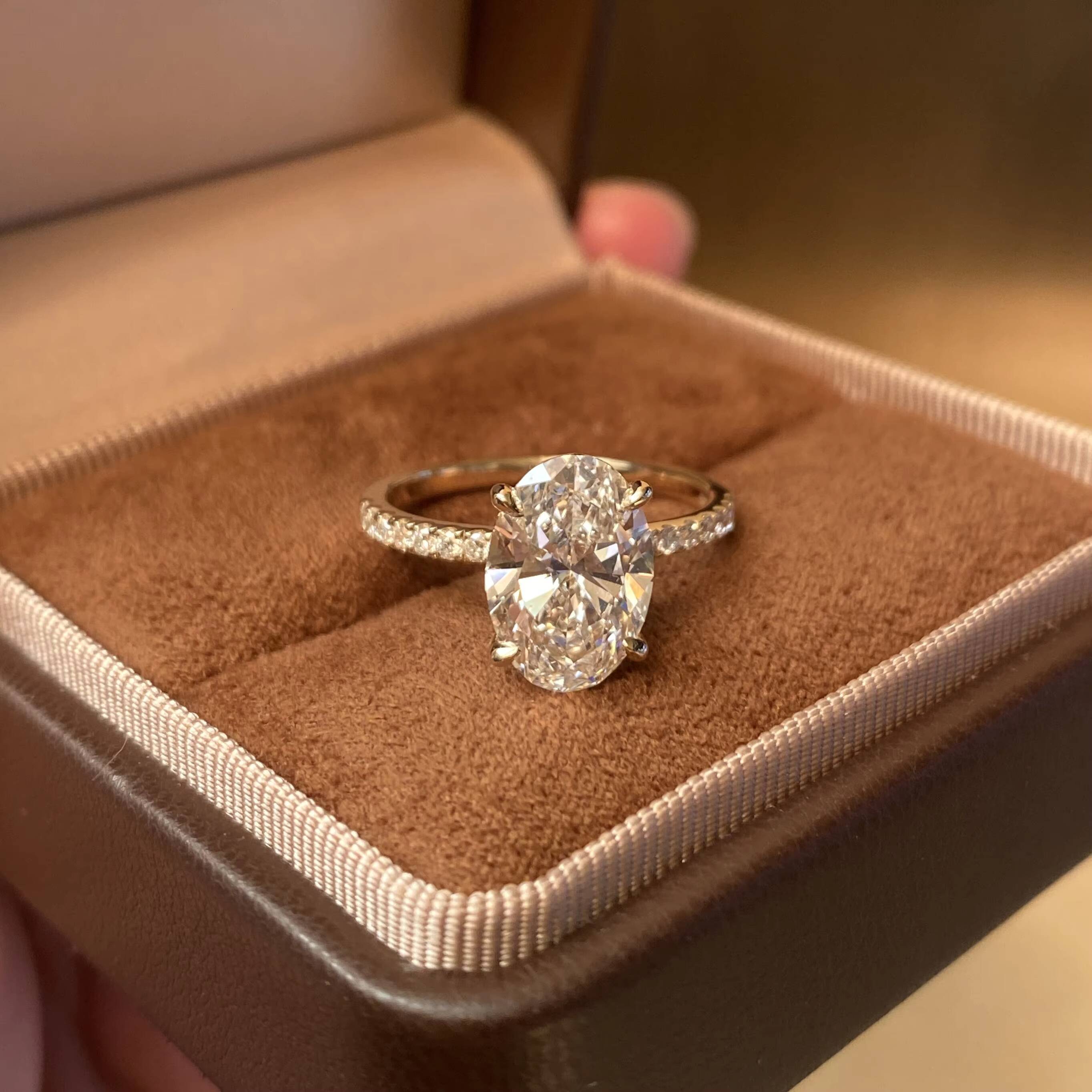 Luxury Rings Jewelry Women Oval Cut Lab Grown Diamond 14K 18k Solid Gold IGI Certified Ring for Womens Special Occasions