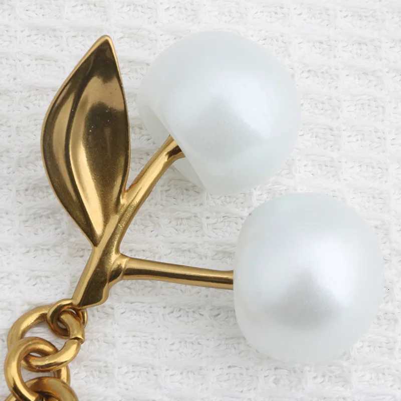 Fashionable Luxury Fruit White Cherry Car Keychain Bag Hanging AccessoriesT251127