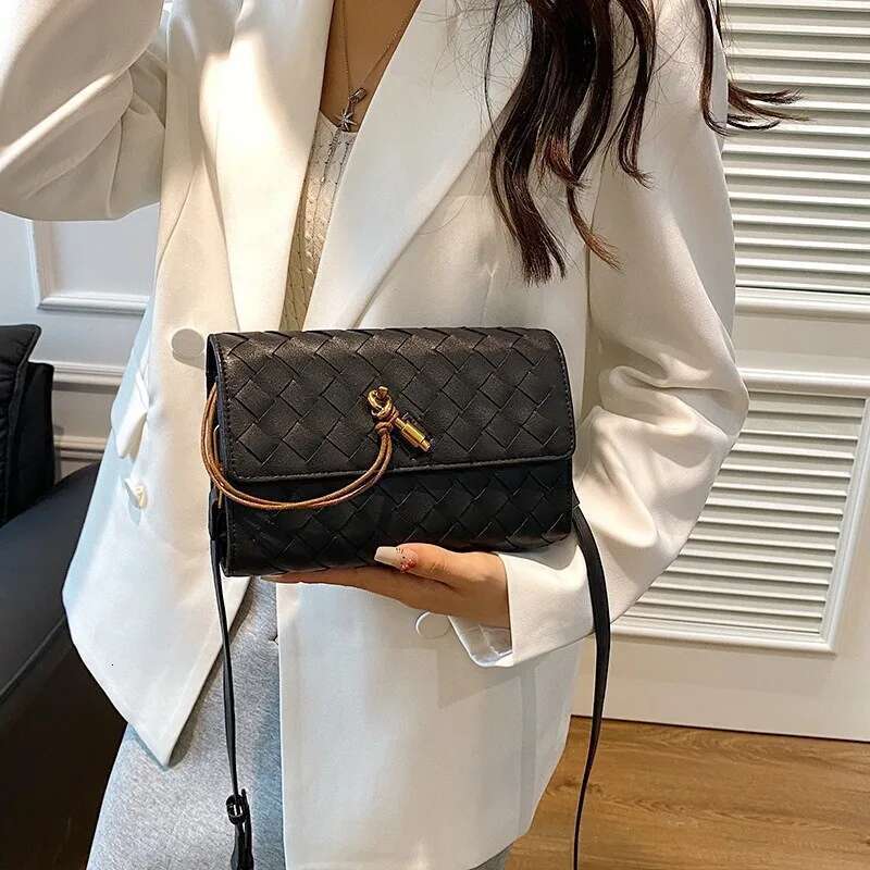 2025 New Model Hand Woven Interlock Small Square Bag, Stylish Simple Women's Single Shoulder Crossbody Bag