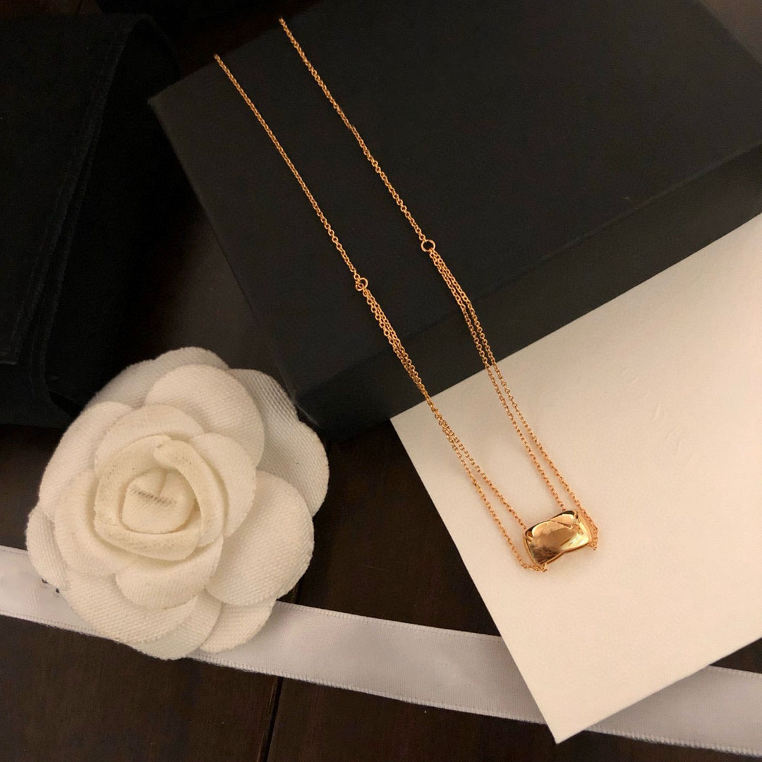 Luxury designer jewelry necklace, high-quality 18K gold-plated pendant, collarbone chain, wedding, Christmas party jewelry accessories, fashionable gift box BB 10A