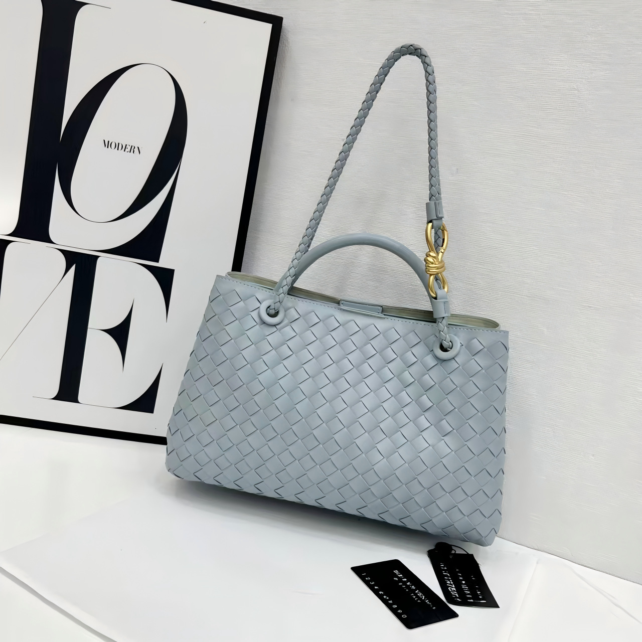 Designer Bag 2025 New Trend Woven Leather Clutch Handbag Luxury Shoulder Crossbody Bag Handmade Woven Bag Copy Bags