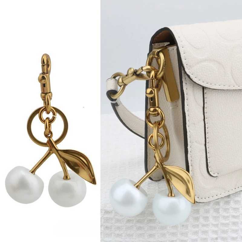 Fashionable Luxury Fruit White Cherry Car Keychain Bag Hanging AccessoriesT251127