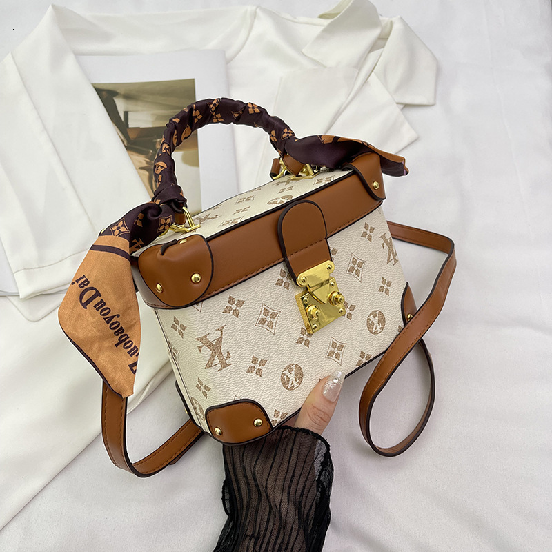 Small Bag For Women 2026 New Fashion Versatile Elegant Ladies Casual Niche Box Bag Single Shoulder Crossbody Bags R251127