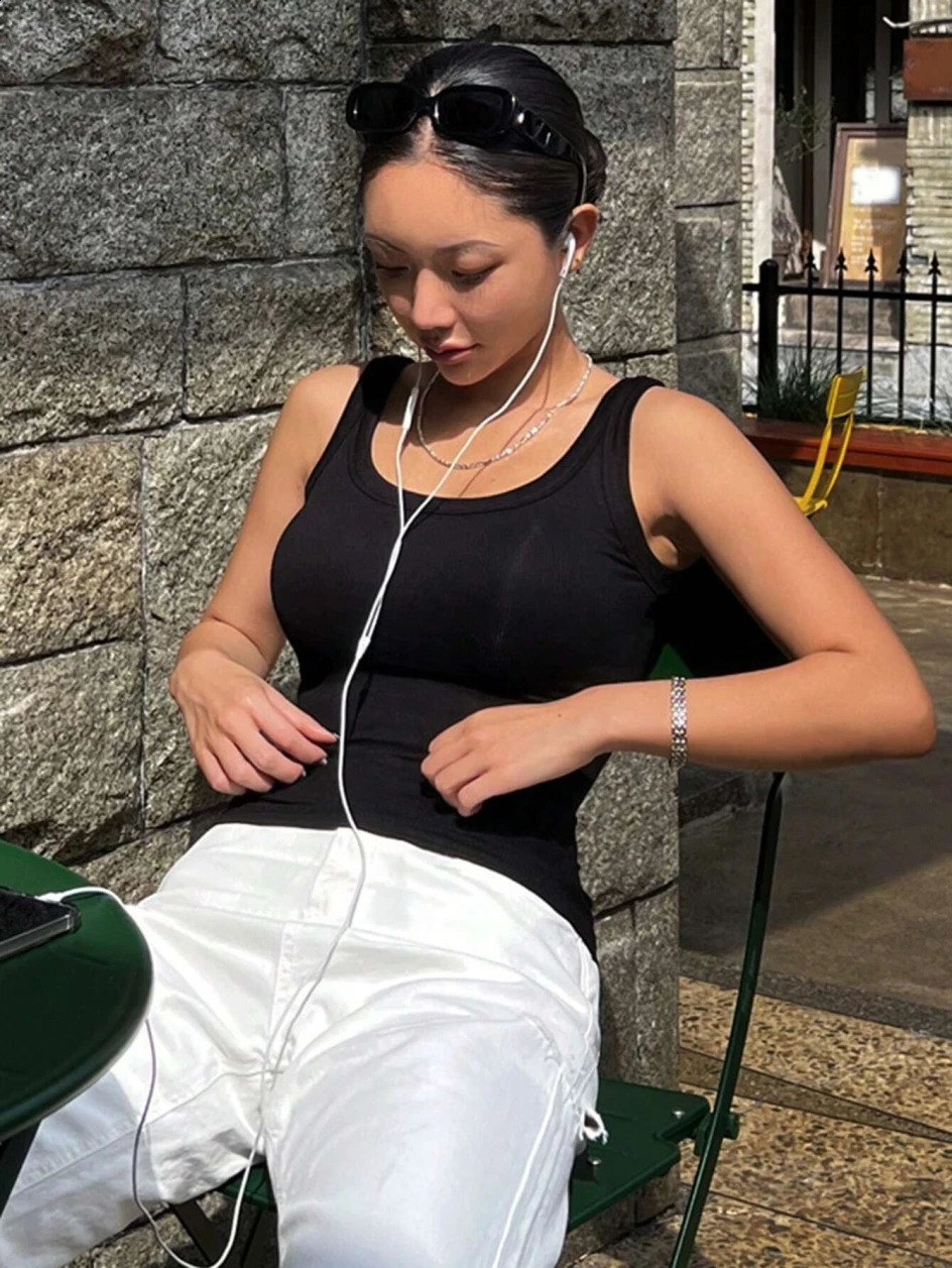 Summer womens solid vest sleeveless tight ribbed womens black knitted vest with simple casual fitness basic clothing 250422