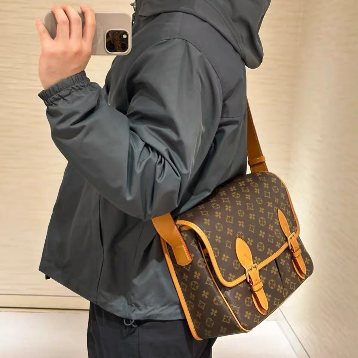 Men's postman bags, designer bags, luxury bags, handbags, designer designer's fine bags, women's fashionable shoulder bags, men's computer bags, handbags, wallets