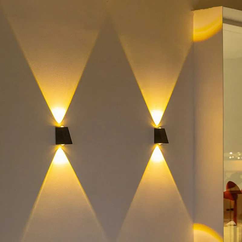 LED Outdoor Solar Wall Light Up And Down Luminous Garden Lamp Villa Courtyard Porch Street Decorative Lighting Wall Washer LightM251127