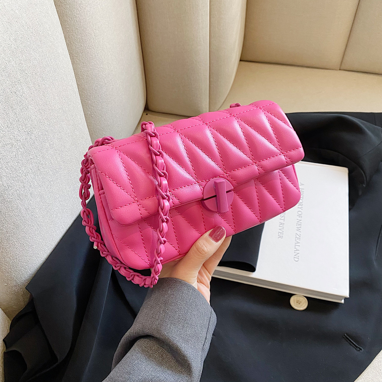 2025 Autumn New Quilted Diamond Square Bag PU Chain Strap Urban Minimalist Ins-Style Crossbody Shoulder Bag