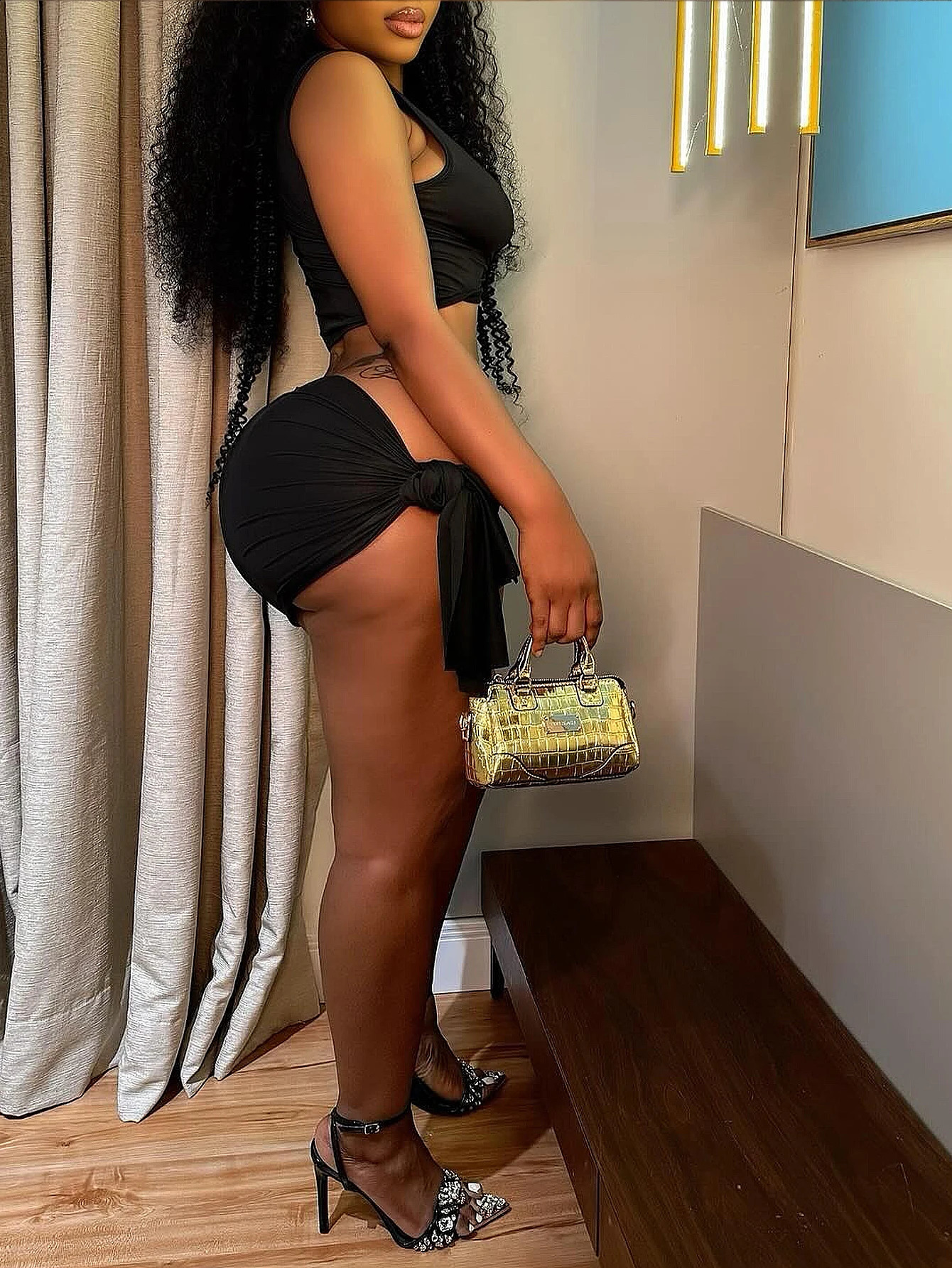 Womens sexy mini skirt set without sleep hollow top irregular lace top short skirt 250423