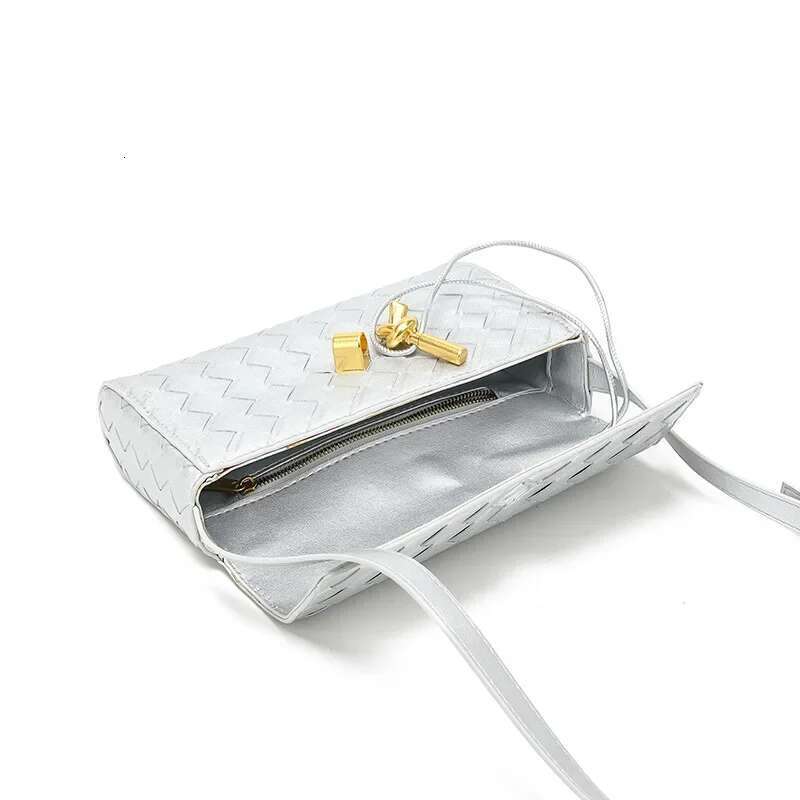 White Cloud Vintage High-End Single Shoulder Crossbody Handmade Soft Leather Small Square Underarm Bag For Wom